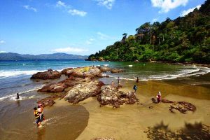 Ingin Menenangkan Hati dan Merefresh Pikiran Datang Saja ke Pantai Rajegwesi di Banyuwangi
